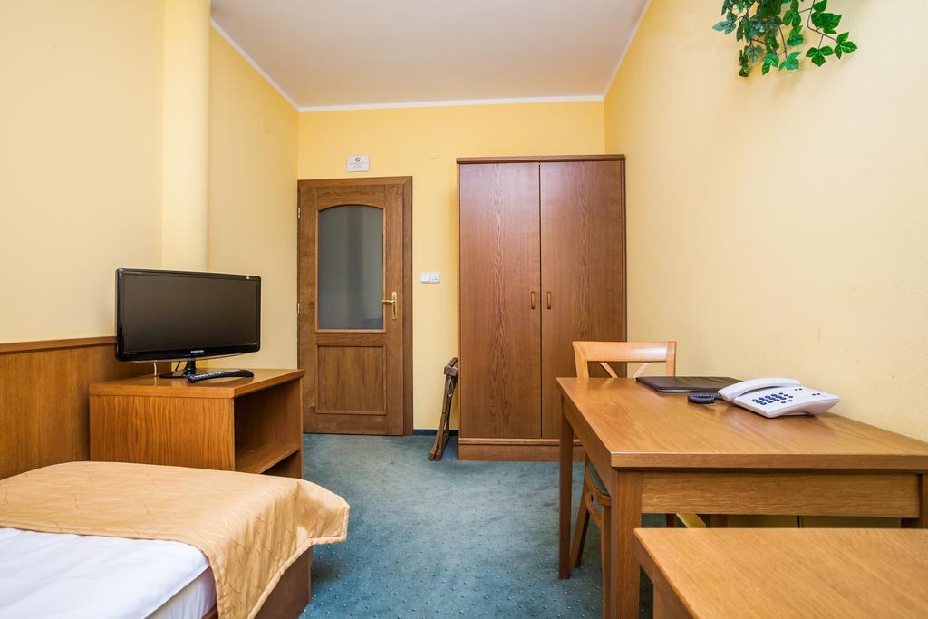 Hotel Jelinkova Vila Velké Meziříčí Dış mekan fotoğraf